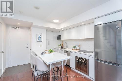 832 - 600 Fleet Street, Toronto, ON - Indoor Photo Showing Kitchen With Upgraded Kitchen