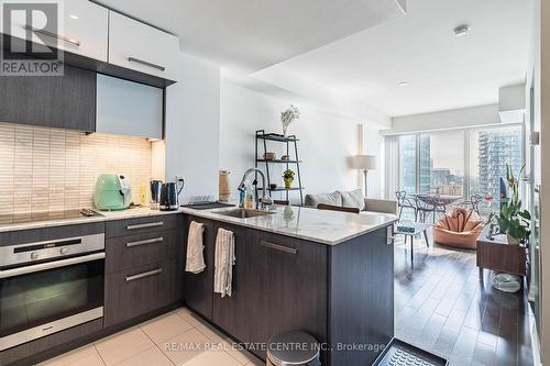 1610 - 8 The Esplanade, Toronto, ON - Indoor Photo Showing Kitchen