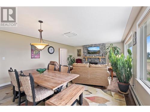 855 Rumney Road, West Kelowna, BC - Indoor Photo Showing Dining Room