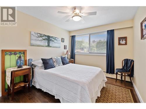 855 Rumney Road, West Kelowna, BC - Indoor Photo Showing Bedroom