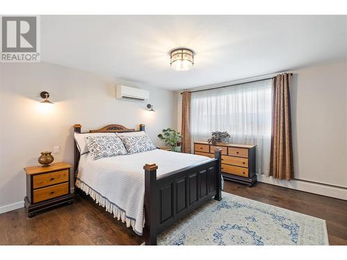 855 Rumney Road, West Kelowna, BC - Indoor Photo Showing Bedroom