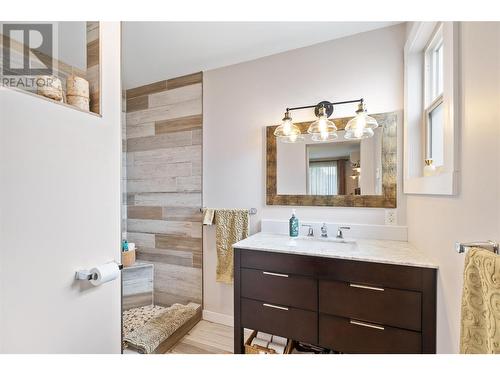 855 Rumney Road, West Kelowna, BC - Indoor Photo Showing Bathroom