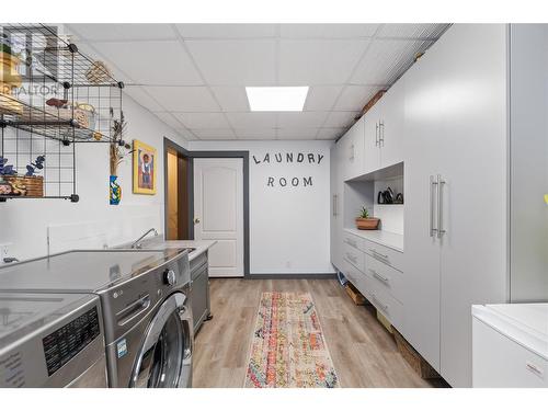 855 Rumney Road, West Kelowna, BC - Indoor Photo Showing Laundry Room