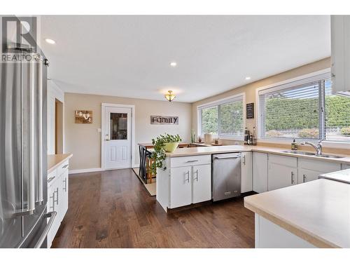 855 Rumney Road, West Kelowna, BC - Indoor Photo Showing Kitchen With Double Sink