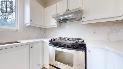 870 Khan Crescent, Mississauga, ON - Indoor Photo Showing Kitchen