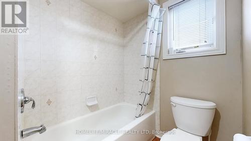 870 Khan Crescent, Mississauga, ON - Indoor Photo Showing Bathroom