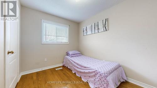 870 Khan Crescent, Mississauga, ON - Indoor Photo Showing Bedroom