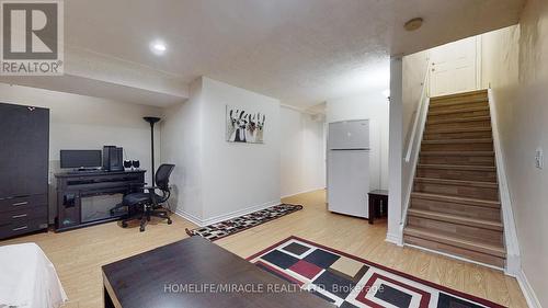 870 Khan Crescent, Mississauga, ON - Indoor Photo Showing Other Room