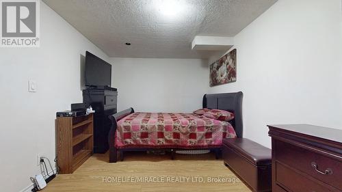 870 Khan Crescent, Mississauga, ON - Indoor Photo Showing Bedroom