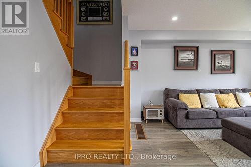 144 Crafter Crescent, Hamilton, ON - Indoor