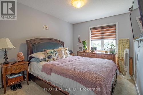 144 Crafter Crescent, Hamilton, ON - Indoor Photo Showing Bedroom