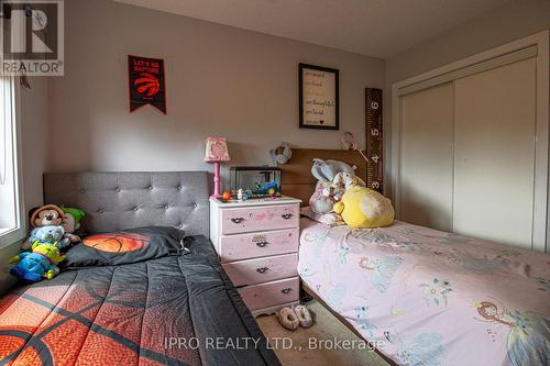 144 Crafter Crescent, Hamilton, ON - Indoor Photo Showing Bedroom