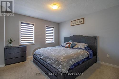 144 Crafter Crescent, Hamilton, ON - Indoor Photo Showing Bedroom