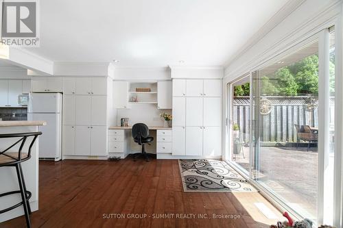 76 Vista Drive, Mississauga, ON - Indoor Photo Showing Kitchen