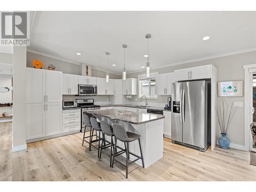 1835 Nancee Way Court Unit# 33, West Kelowna, BC - Indoor Photo Showing Kitchen With Upgraded Kitchen