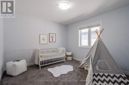 1296 Twilite Boulevard, London, ON - Indoor Photo Showing Bedroom