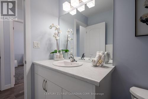 1296 Twilite Boulevard, London, ON - Indoor Photo Showing Bathroom