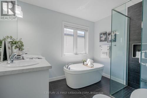 1296 Twilite Boulevard, London, ON - Indoor Photo Showing Bathroom