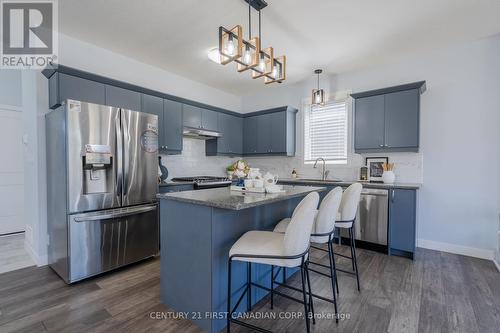 1296 Twilite Boulevard, London, ON - Indoor Photo Showing Kitchen With Upgraded Kitchen