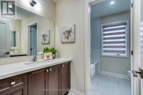 104 Northview Avenue, Whitby (Blue Grass Meadows), ON - Indoor Photo Showing Bathroom