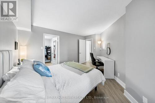 419 - 711 Bay Street, Toronto, ON - Indoor Photo Showing Bedroom