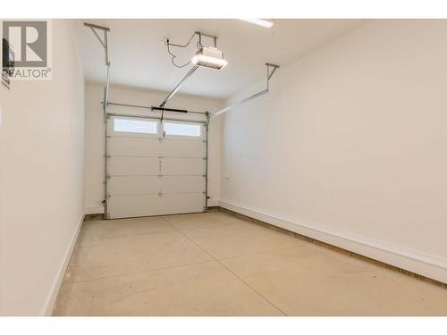 1554 Cook Avenue, Rossland, BC - Indoor Photo Showing Garage