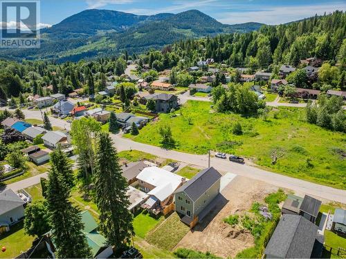 1554 Cook Avenue, Rossland, BC - Outdoor With View