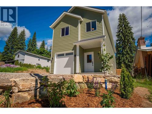 1554 Cook Avenue, Rossland, BC - Outdoor