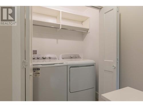 1554 Cook Avenue, Rossland, BC - Indoor Photo Showing Laundry Room