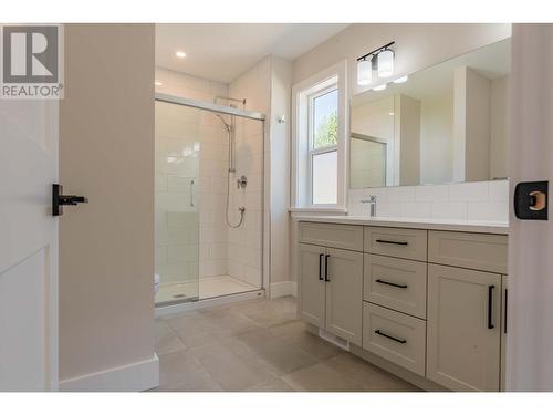 1554 Cook Avenue, Rossland, BC - Indoor Photo Showing Bathroom