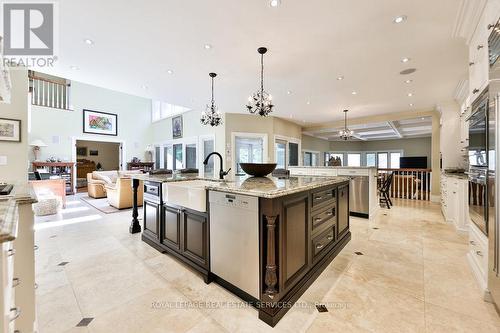 24 Raymar Place, Oakville, ON - Indoor Photo Showing Kitchen With Upgraded Kitchen
