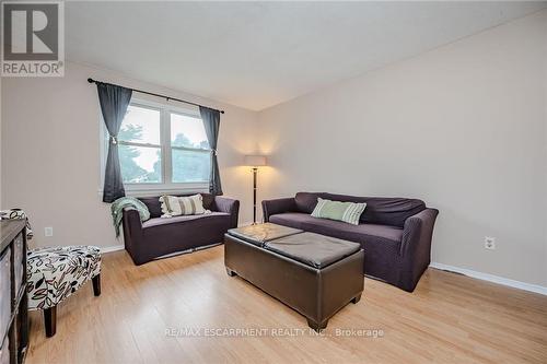 2332 Coldstream Drive, Burlington, ON - Indoor Photo Showing Living Room