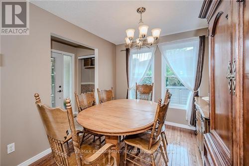 2332 Coldstream Drive, Burlington, ON - Indoor Photo Showing Dining Room