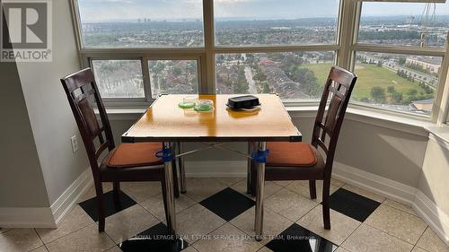 2407 - 550 Webb Drive, Mississauga, ON - Indoor Photo Showing Dining Room