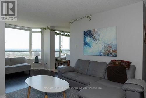 2407 - 550 Webb Drive, Mississauga, ON - Indoor Photo Showing Living Room