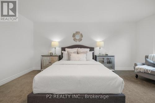 7481 Splendour Drive, Niagara Falls, ON - Indoor Photo Showing Bedroom