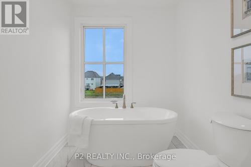 7481 Splendour Drive, Niagara Falls, ON - Indoor Photo Showing Bathroom