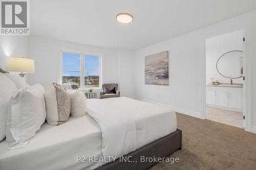 7481 Splendour Drive, Niagara Falls, ON - Indoor Photo Showing Bedroom