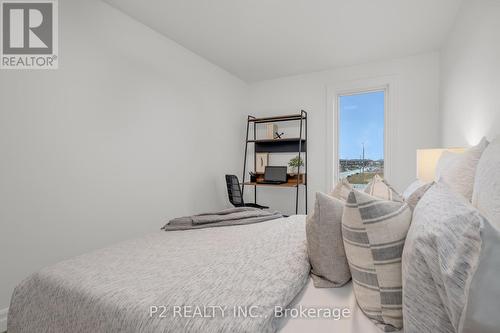 7481 Splendour Drive, Niagara Falls, ON - Indoor Photo Showing Bedroom