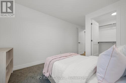 7481 Splendour Drive, Niagara Falls, ON - Indoor Photo Showing Bedroom