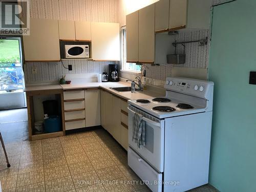 14 Major Street, Kawartha Lakes, ON - Indoor Photo Showing Kitchen