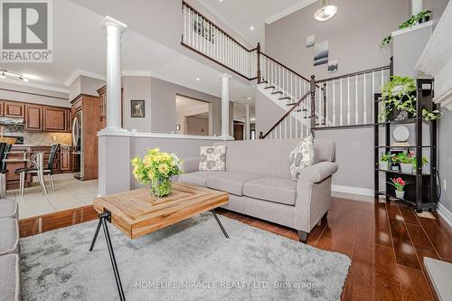 80 Meadowbank Drive, Hamilton, ON - Indoor Photo Showing Living Room