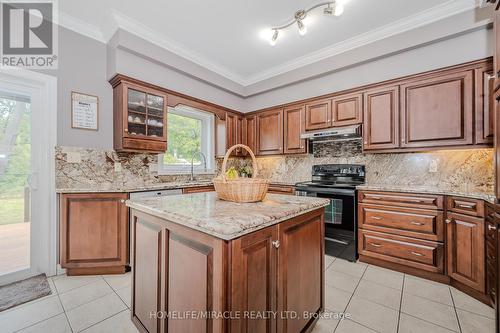 80 Meadowbank Drive, Hamilton, ON - Indoor Photo Showing Kitchen