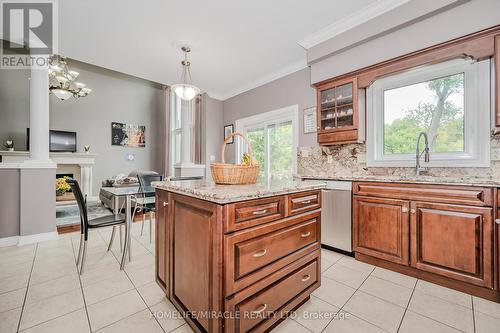 80 Meadowbank Drive, Hamilton, ON - Indoor Photo Showing Kitchen