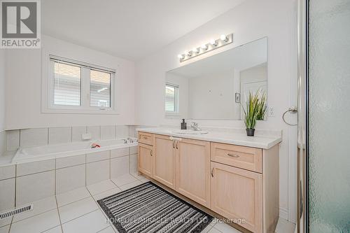80 Meadowbank Drive, Hamilton, ON - Indoor Photo Showing Bathroom