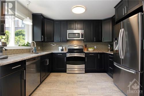248 York Street, Ottawa, ON - Indoor Photo Showing Kitchen With Upgraded Kitchen