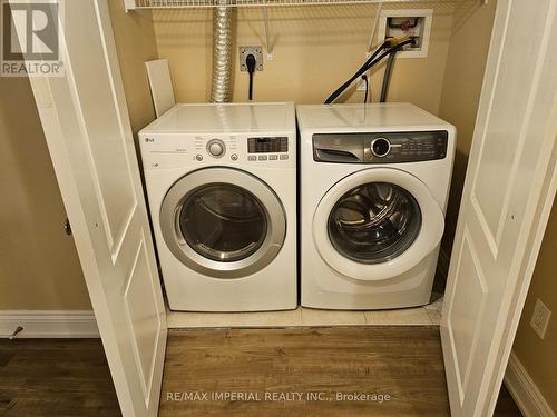 Basemen - 552 Heman Street, Newmarket (Huron Heights-Leslie Valley), ON - Indoor Photo Showing Laundry Room