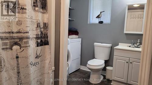 66 Columbia Road, Barrie, ON - Indoor Photo Showing Bathroom