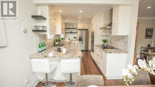 3469 Caplan Crescent, Burlington, ON - Indoor Photo Showing Kitchen With Upgraded Kitchen