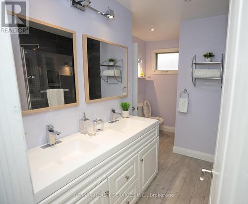 3469 Caplan Crescent, Burlington, ON - Indoor Photo Showing Bathroom